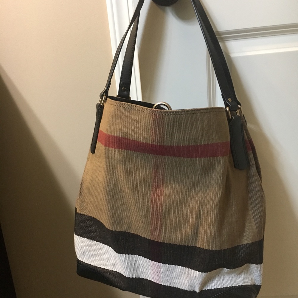 🔥🔥NWT Authentic Burberry Shoulder Maidstone Bag